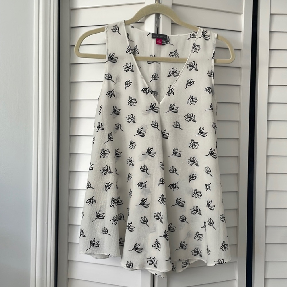 Vince Camuto white floral tank size small